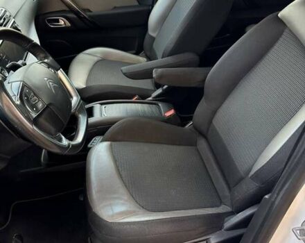 Белый Ситроен Гранд С4 Пикассо, объемом двигателя 1.6 л и пробегом 260 тыс. км за 12250 $, фото 17 на Automoto.ua