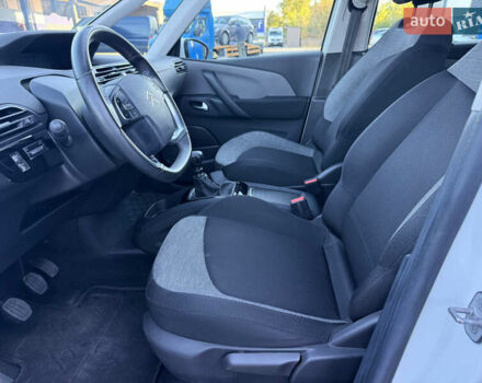 Белый Ситроен Гранд С4 Пикассо, объемом двигателя 1.5 л и пробегом 154 тыс. км за 11850 $, фото 26 на Automoto.ua