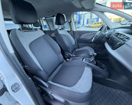 Белый Ситроен Гранд С4 Пикассо, объемом двигателя 1.5 л и пробегом 154 тыс. км за 11850 $, фото 41 на Automoto.ua