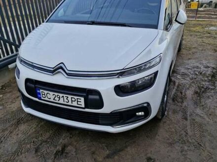 Сітроен Гранд С4 Пікассо 2017 у Львові на Automoto.ua Білий Сітроен Гранд С4 Пікассо, об'ємом двигуна 1.56 л та пробігом 281 тис. км за 13200 $, фото 1 на Automoto.ua
