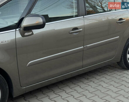 Бежевый Ситроен Гранд С4 Пикассо, объемом двигателя 1.6 л и пробегом 230 тыс. км за 7500 $, фото 15 на Automoto.ua