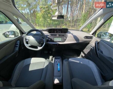 Бежевий Сітроен Гранд С4 Пікассо, об'ємом двигуна 1.6 л та пробігом 297 тис. км за 12000 $, фото 46 на Automoto.ua