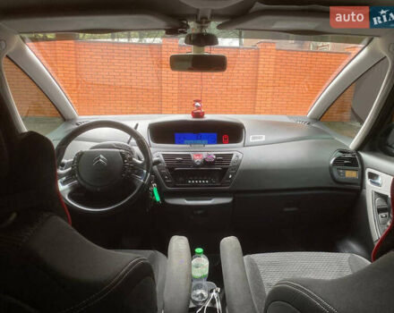 Черный Ситроен Гранд С4 Пикассо, объемом двигателя 2 л и пробегом 120 тыс. км за 6250 $, фото 23 на Automoto.ua