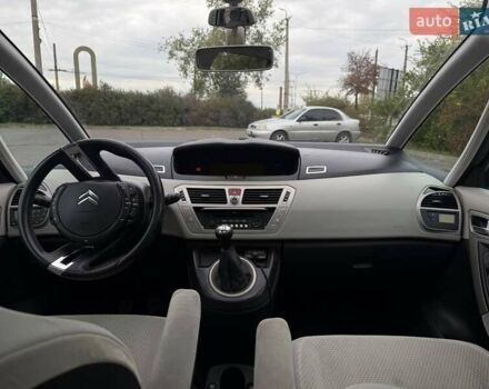 Черный Ситроен Гранд С4 Пикассо, объемом двигателя 1.7 л и пробегом 210 тыс. км за 7500 $, фото 43 на Automoto.ua