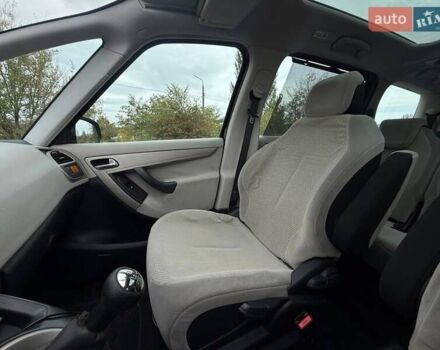 Черный Ситроен Гранд С4 Пикассо, объемом двигателя 1.7 л и пробегом 210 тыс. км за 7500 $, фото 62 на Automoto.ua