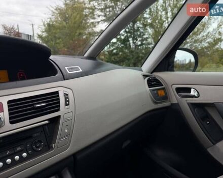 Черный Ситроен Гранд С4 Пикассо, объемом двигателя 1.7 л и пробегом 210 тыс. км за 7500 $, фото 61 на Automoto.ua