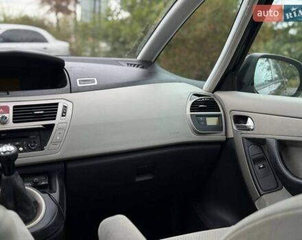 Черный Ситроен Гранд С4 Пикассо, объемом двигателя 1.7 л и пробегом 210 тыс. км за 7500 $, фото 47 на Automoto.ua