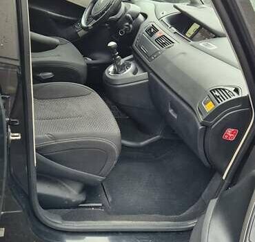 Черный Ситроен Гранд С4 Пикассо, объемом двигателя 1.6 л и пробегом 320 тыс. км за 8000 $, фото 8 на Automoto.ua