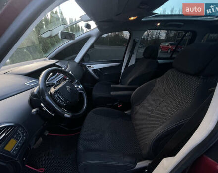 Красный Ситроен Гранд С4 Пикассо, объемом двигателя 1.56 л и пробегом 217 тыс. км за 5999 $, фото 25 на Automoto.ua