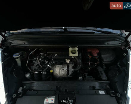 Красный Ситроен Гранд С4 Пикассо, объемом двигателя 1.56 л и пробегом 217 тыс. км за 5999 $, фото 47 на Automoto.ua