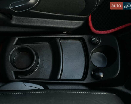 Красный Ситроен Гранд С4 Пикассо, объемом двигателя 1.56 л и пробегом 217 тыс. км за 5999 $, фото 29 на Automoto.ua