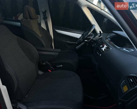 Красный Ситроен Гранд С4 Пикассо, объемом двигателя 1.56 л и пробегом 217 тыс. км за 5999 $, фото 40 на Automoto.ua