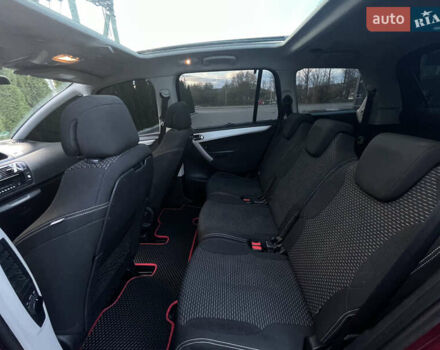 Красный Ситроен Гранд С4 Пикассо, объемом двигателя 1.56 л и пробегом 217 тыс. км за 5999 $, фото 37 на Automoto.ua