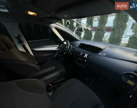 Красный Ситроен Гранд С4 Пикассо, объемом двигателя 1.56 л и пробегом 217 тыс. км за 5999 $, фото 31 на Automoto.ua