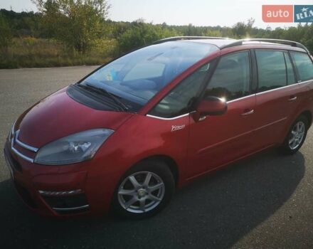 Красный Ситроен Гранд С4 Пикассо, объемом двигателя 1.6 л и пробегом 344 тыс. км за 6600 $, фото 3 на Automoto.ua