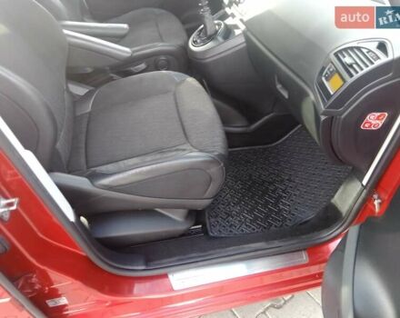Червоний Сітроен Гранд С4 Пікассо, об'ємом двигуна 2 л та пробігом 300 тис. км за 7997 $, фото 39 на Automoto.ua