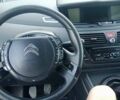 Червоний Сітроен Гранд С4 Пікассо, об'ємом двигуна 2 л та пробігом 305 тис. км за 8200 $, фото 88 на Automoto.ua