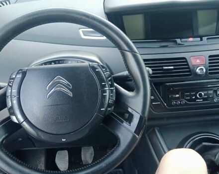 Червоний Сітроен Гранд С4 Пікассо, об'ємом двигуна 2 л та пробігом 300 тис. км за 7997 $, фото 77 на Automoto.ua