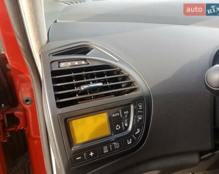 Ситроен Гранд С4 Пикассо 2012 в Черткове на Automoto.ua Красный Ситроен Гранд С4 Пикассо, объемом двигателя 2 л и пробегом 300 тыс. км за 7997 $, фото 60 на Automoto.ua