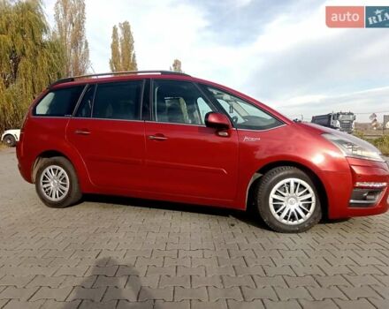 Ситроен Гранд С4 Пикассо 2012 в Черткове на Automoto.ua Красный Ситроен Гранд С4 Пикассо, объемом двигателя 2 л и пробегом 300 тыс. км за 7997 $, фото 25 на Automoto.ua