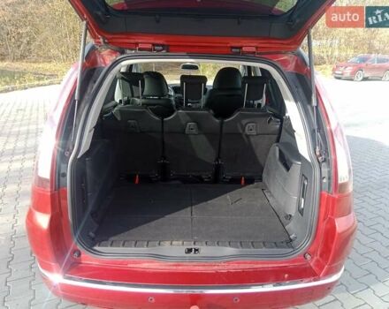 Ситроен Гранд С4 Пикассо 2012 в Черткове на Automoto.ua Красный Ситроен Гранд С4 Пикассо, объемом двигателя 2 л и пробегом 300 тыс. км за 7997 $, фото 32 на Automoto.ua