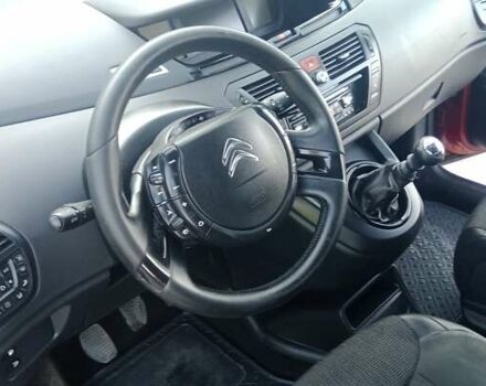 Червоний Сітроен Гранд С4 Пікассо, об'ємом двигуна 2 л та пробігом 300 тис. км за 7997 $, фото 66 на Automoto.ua