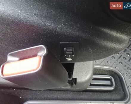 Ситроен Гранд С4 Пикассо 2012 в Черткове на Automoto.ua Красный Ситроен Гранд С4 Пикассо, объемом двигателя 2 л и пробегом 300 тыс. км за 7997 $, фото 103 на Automoto.ua