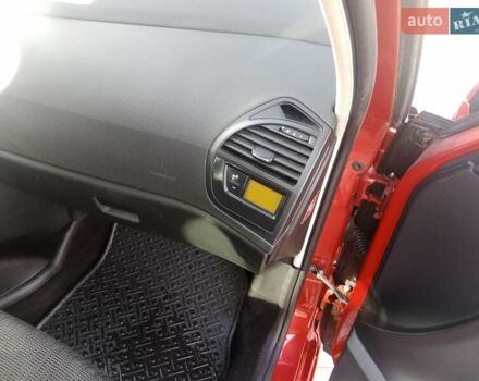 Ситроен Гранд С4 Пикассо 2012 в Черткове на Automoto.ua Красный Ситроен Гранд С4 Пикассо, объемом двигателя 2 л и пробегом 300 тыс. км за 7997 $, фото 41 на Automoto.ua