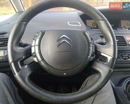 Ситроен Гранд С4 Пикассо 2012 в Черткове на Automoto.ua Красный Ситроен Гранд С4 Пикассо, объемом двигателя 2 л и пробегом 300 тыс. км за 7997 $, фото 63 на Automoto.ua