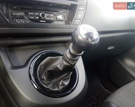 Червоний Сітроен Гранд С4 Пікассо, об'ємом двигуна 2 л та пробігом 300 тис. км за 7997 $, фото 102 на Automoto.ua