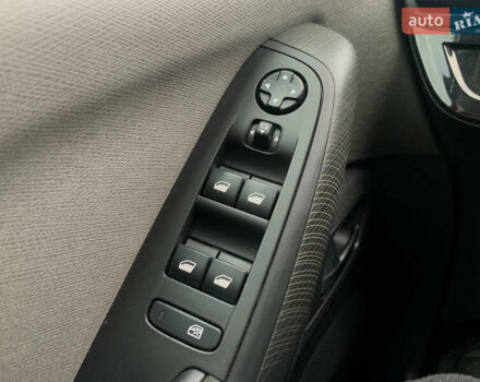 Червоний Сітроен Гранд С4 Пікассо, об'ємом двигуна 1.6 л та пробігом 91 тис. км за 12899 $, фото 45 на Automoto.ua