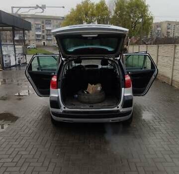 Сірий Сітроен Гранд С4 Пікассо, об'ємом двигуна 1.56 л та пробігом 302 тис. км за 4800 $, фото 10 на Automoto.ua