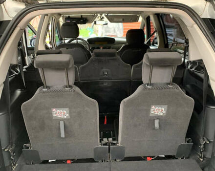 Серый Ситроен Гранд С4 Пикассо, объемом двигателя 1.6 л и пробегом 317 тыс. км за 5700 $, фото 14 на Automoto.ua