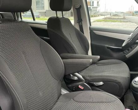 Сірий Сітроен Гранд С4 Пікассо, об'ємом двигуна 1.56 л та пробігом 267 тис. км за 7400 $, фото 10 на Automoto.ua