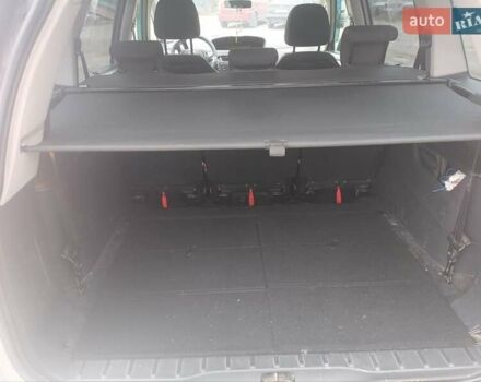 Серый Ситроен Гранд С4 Пикассо, объемом двигателя 1.6 л и пробегом 260 тыс. км за 7200 $, фото 9 на Automoto.ua