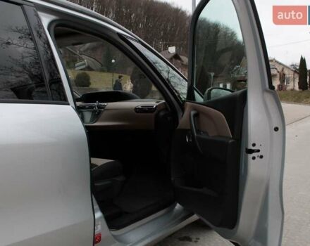 Ситроен Гранд С4 Пикассо 2013 в Львове на Automoto.ua Серый Ситроен Гранд С4 Пикассо, объемом двигателя 2 л и пробегом 198 тыс. км за 10900 $, фото 13 на Automoto.ua