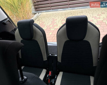 Серый Ситроен Гранд С4 Пикассо, объемом двигателя 1.6 л и пробегом 146 тыс. км за 8600 $, фото 27 на Automoto.ua