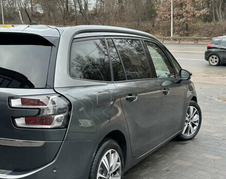 Сірий Сітроен Гранд С4 Пікассо, об'ємом двигуна 2 л та пробігом 235 тис. км за 10950 $, фото 5 на Automoto.ua