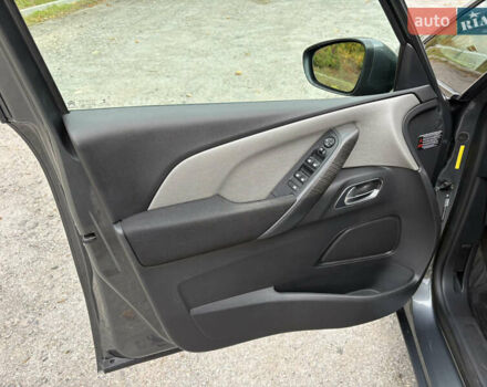 Серый Ситроен Гранд С4 Пикассо, объемом двигателя 1.6 л и пробегом 238 тыс. км за 10650 $, фото 30 на Automoto.ua