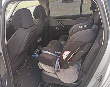 Серый Ситроен Гранд С4 Пикассо, объемом двигателя 2 л и пробегом 235 тыс. км за 13500 $, фото 7 на Automoto.ua