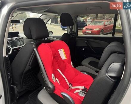 Сірий Сітроен Гранд С4 Пікассо, об'ємом двигуна 2 л та пробігом 291 тис. км за 10700 $, фото 15 на Automoto.ua