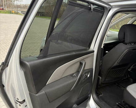 Сірий Сітроен Гранд С4 Пікассо, об'ємом двигуна 2 л та пробігом 240 тис. км за 11450 $, фото 27 на Automoto.ua