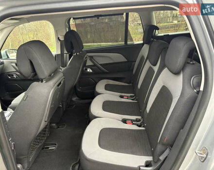 Сірий Сітроен Гранд С4 Пікассо, об'ємом двигуна 2 л та пробігом 240 тис. км за 11450 $, фото 32 на Automoto.ua