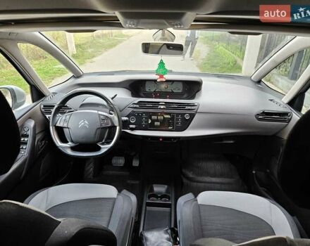 Серый Ситроен Гранд С4 Пикассо, объемом двигателя 1.6 л и пробегом 154 тыс. км за 12800 $, фото 2 на Automoto.ua
