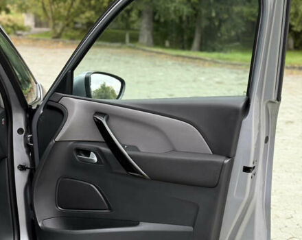 Серый Ситроен Гранд С4 Пикассо, объемом двигателя 2 л и пробегом 184 тыс. км за 13800 $, фото 31 на Automoto.ua