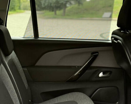 Серый Ситроен Гранд С4 Пикассо, объемом двигателя 2 л и пробегом 184 тыс. км за 13900 $, фото 44 на Automoto.ua