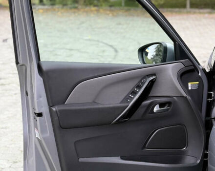 Серый Ситроен Гранд С4 Пикассо, объемом двигателя 2 л и пробегом 184 тыс. км за 13800 $, фото 18 на Automoto.ua