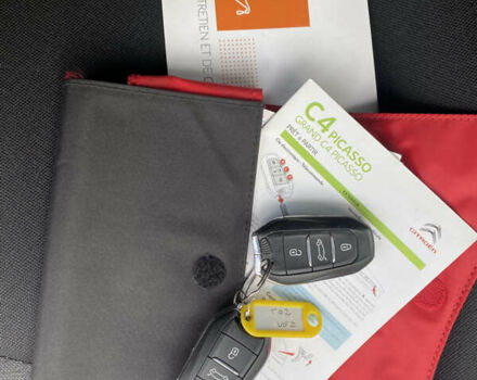 Сітроен Гранд С4 Пікассо 2017 у Луцьку на Automoto.ua Сірий Сітроен Гранд С4 Пікассо, об'ємом двигуна 1.56 л та пробігом 264 тис. км за 12800 $, фото 15 на Automoto.ua