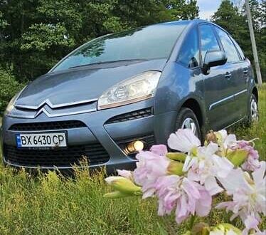 Ситроен Гранд С4 Пикассо 2007 в Шепетовке на Automoto.ua Серый Ситроен Гранд С4 Пикассо, объемом двигателя 1.6 л и пробегом 399 тыс. км за 4900 $, фото 1 на Automoto.ua