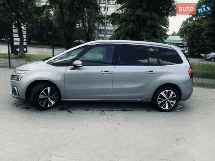 Ситроен Гранд С4 Пикассо 2017 в Луцке на Automoto.ua Серый Ситроен Гранд С4 Пикассо, объемом двигателя 1.56 л и пробегом 264 тыс. км за 12800 $, фото 1 на Automoto.ua